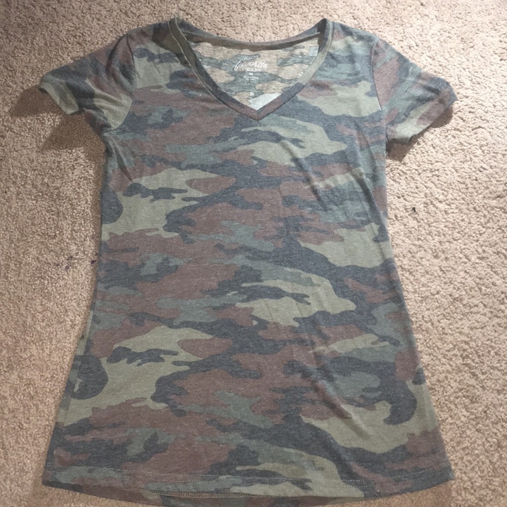 📍📍Camo V neck📍📍